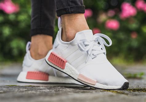 adidas originals nmd r1 women's.